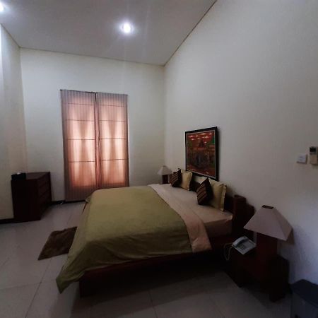 Alloro Guesthouse Pacitan Zewnętrze zdjęcie