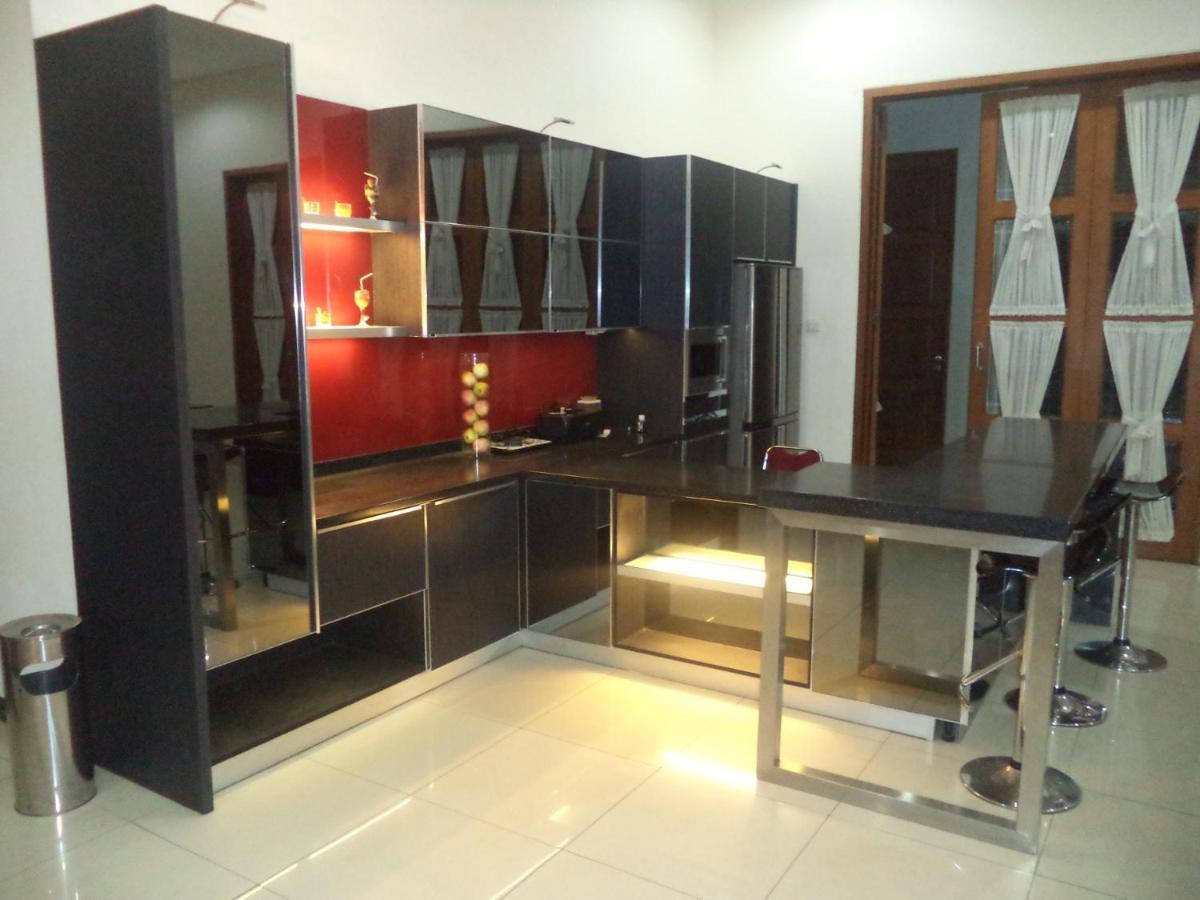 Alloro Guesthouse Pacitan Zewnętrze zdjęcie