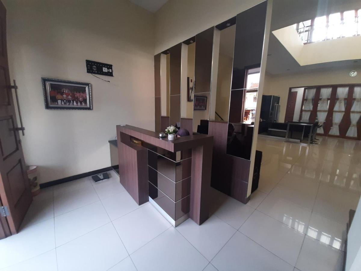 Alloro Guesthouse Pacitan Zewnętrze zdjęcie
