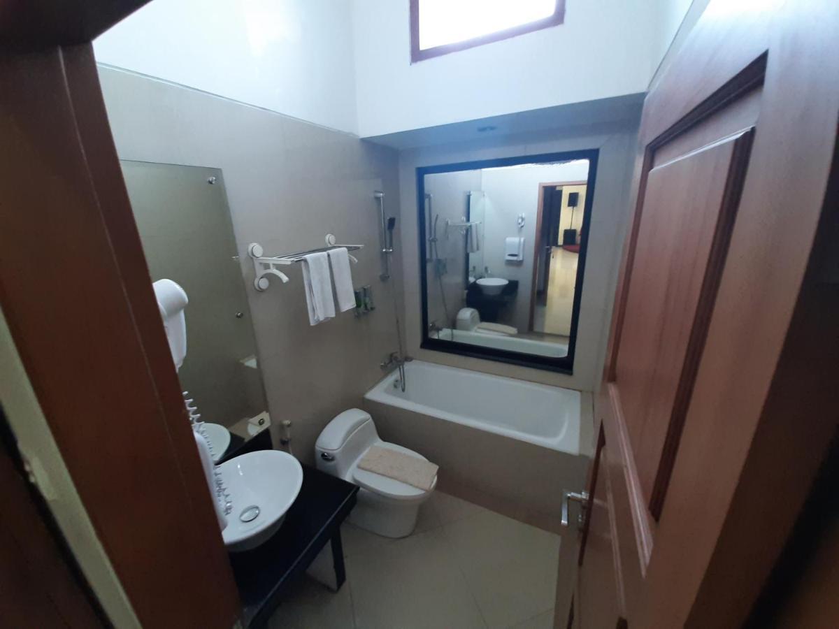 Alloro Guesthouse Pacitan Zewnętrze zdjęcie