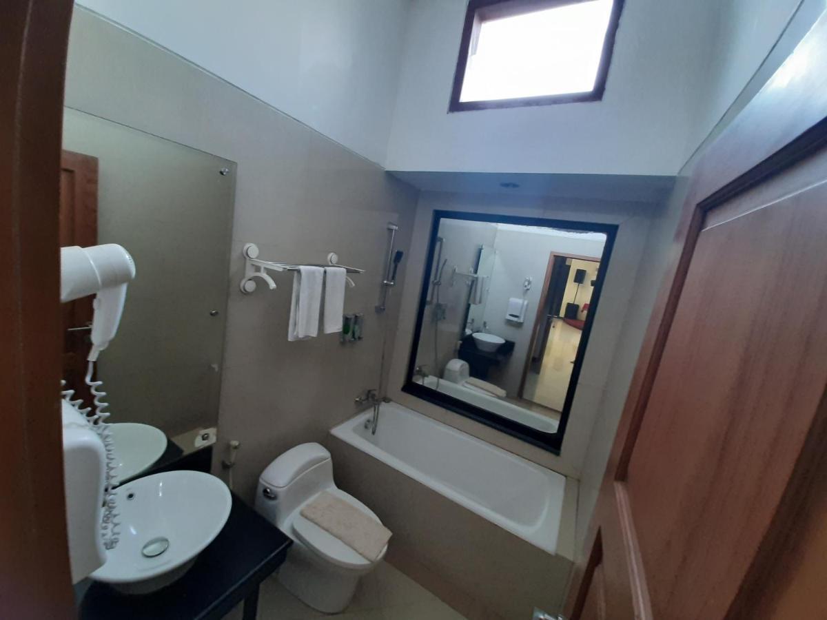 Alloro Guesthouse Pacitan Zewnętrze zdjęcie