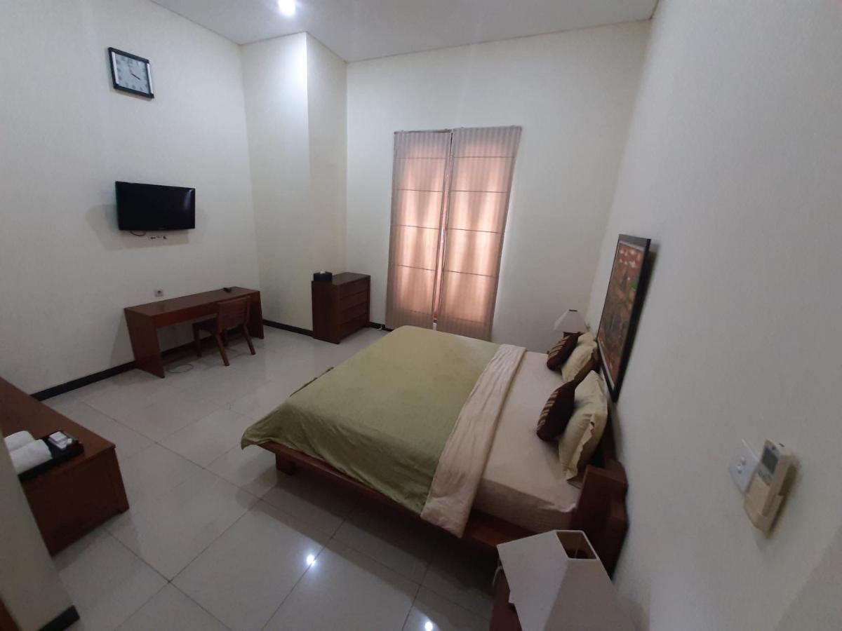 Alloro Guesthouse Pacitan Zewnętrze zdjęcie