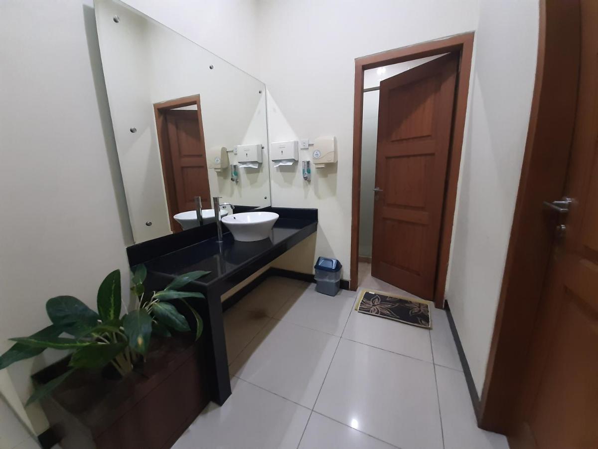Alloro Guesthouse Pacitan Zewnętrze zdjęcie